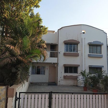 Swanky Sojourns Homestay 2Bhk Колхапур Екстериор снимка
