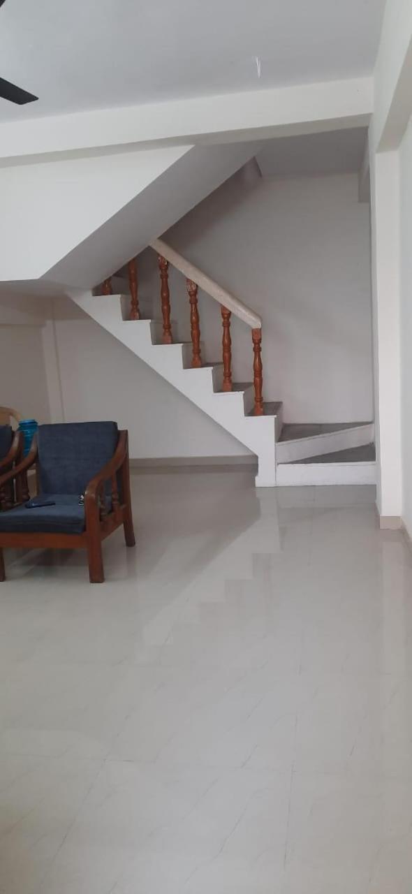 Swanky Sojourns Homestay 2Bhk Колхапур Екстериор снимка