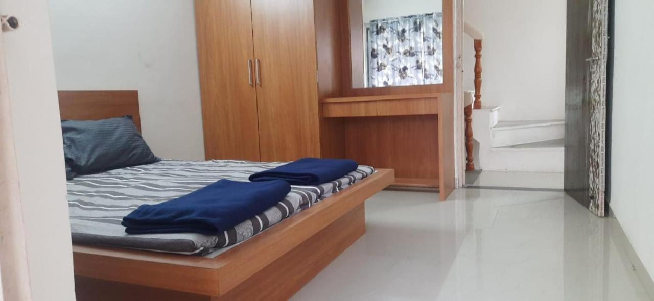 Swanky Sojourns Homestay 2Bhk Колхапур Екстериор снимка